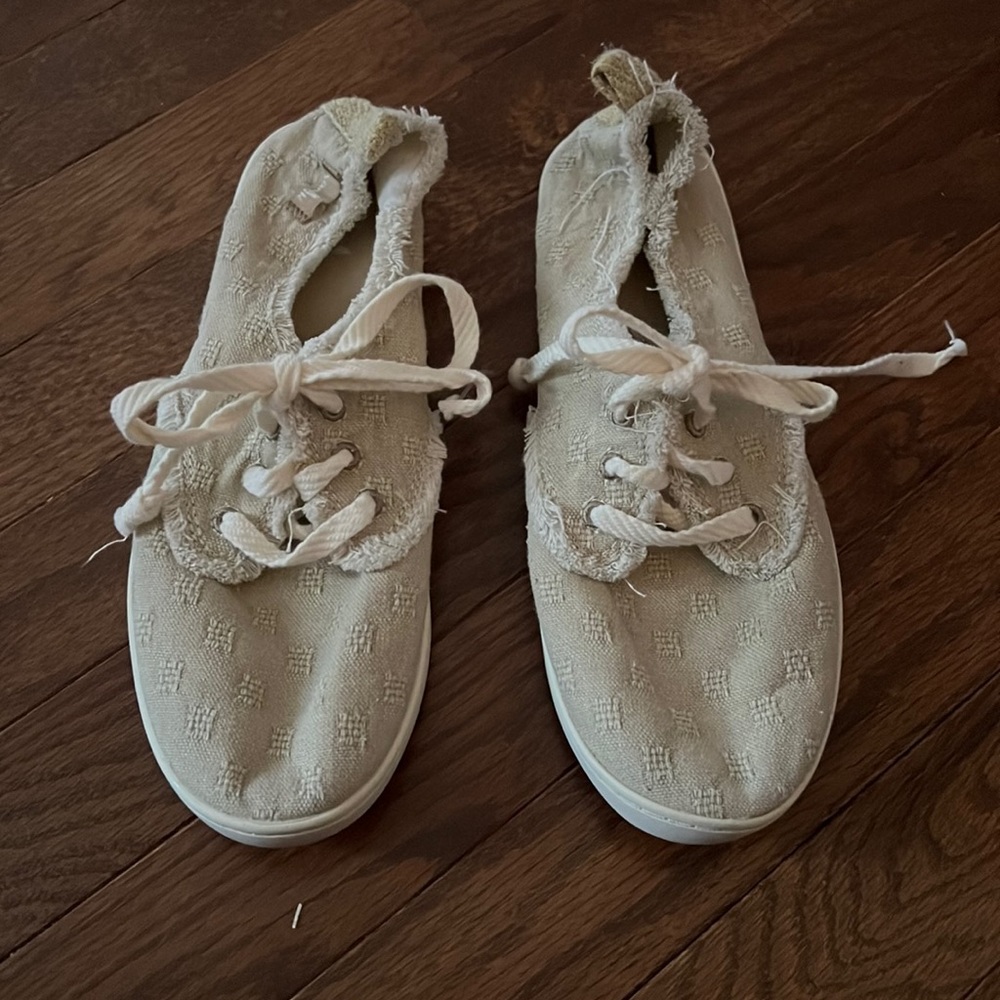 Sanuk Sneakers